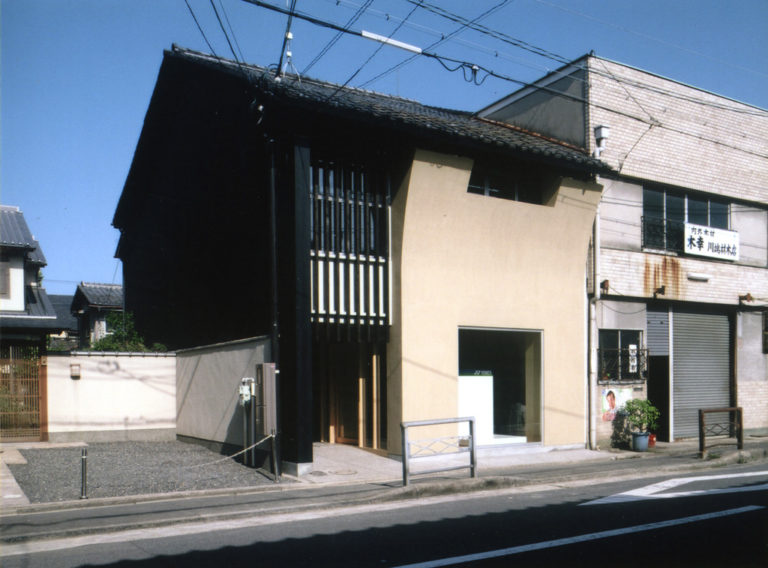 旧東本願寺休憩所の靴屋