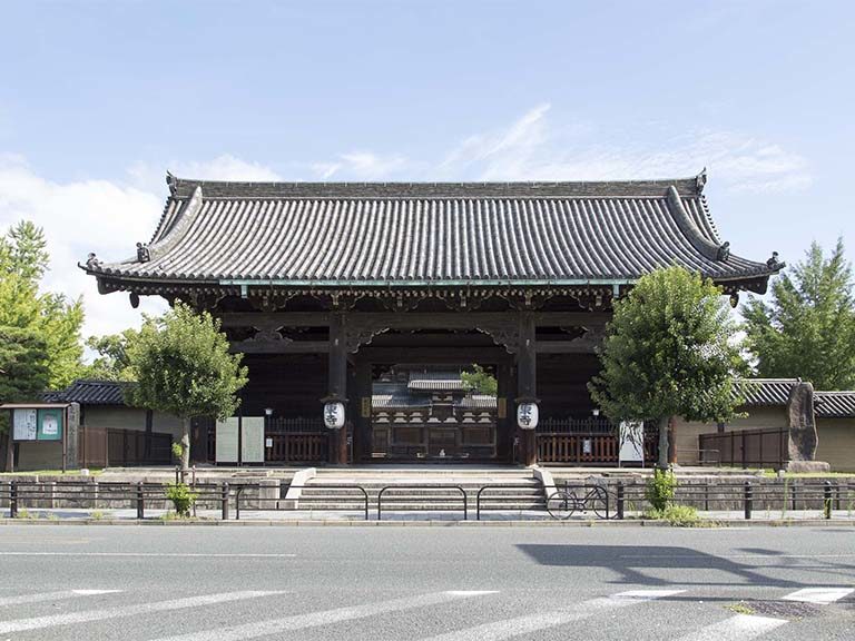 お盆の東寺