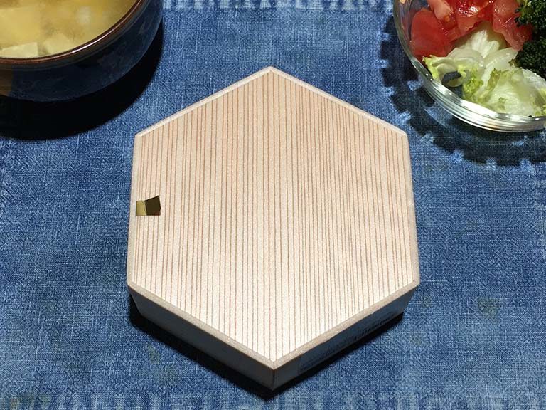 正六角形の丁寧なお弁当